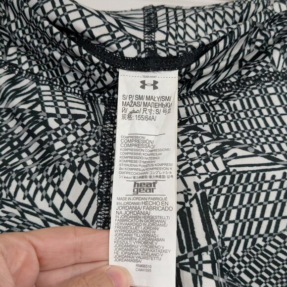 Under Armour Heat Gear Printed Cropped Leggings Black White Size Small - Picture 3 of 4